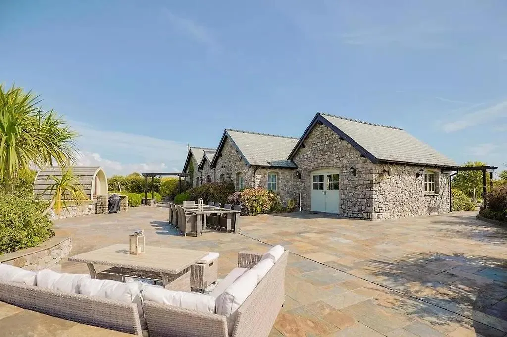 Mulberry House Villa Swansea
