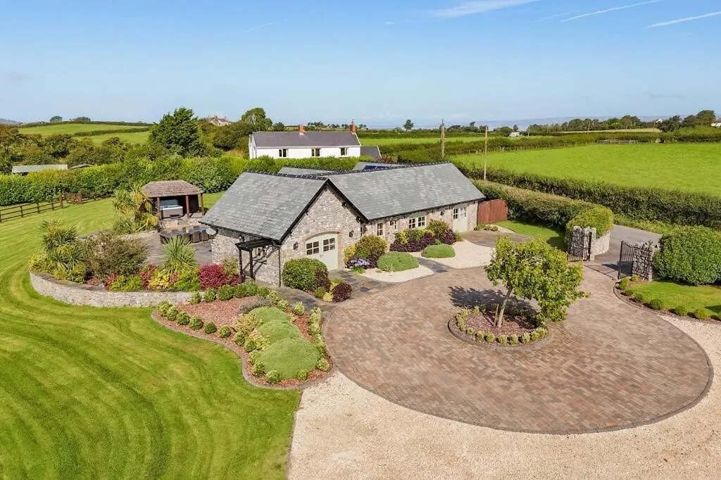 Mulberry House Villa Swansea Holiday home